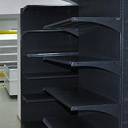 Поступление стеллажей STAHLER черного цвета